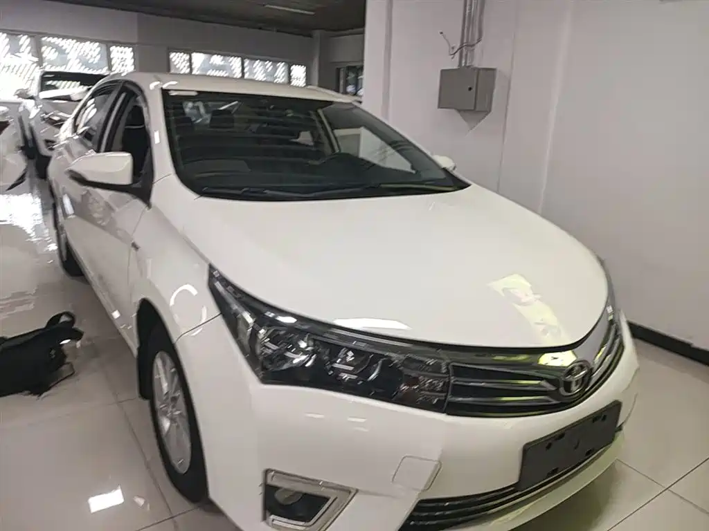Toyota Corolla 2014 1.6L CVT GL фото 4