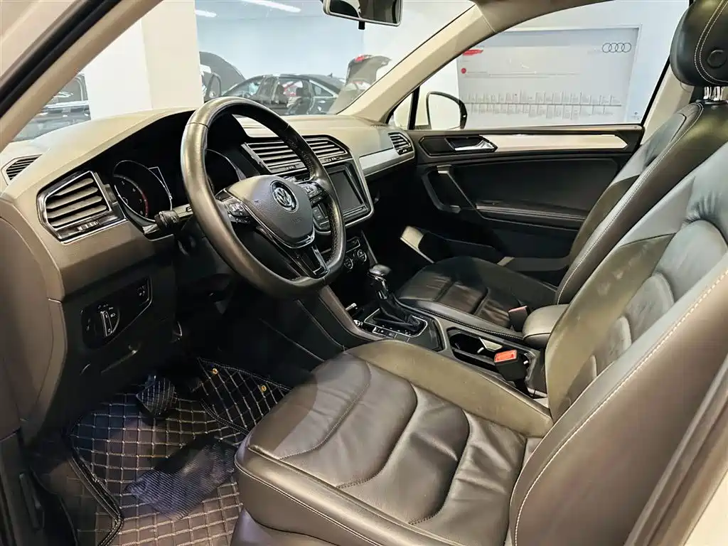 Volkswagen Tiguan L 2019 330TSI Automatic 2WD Panorama Comfort Edition China VI фото 10