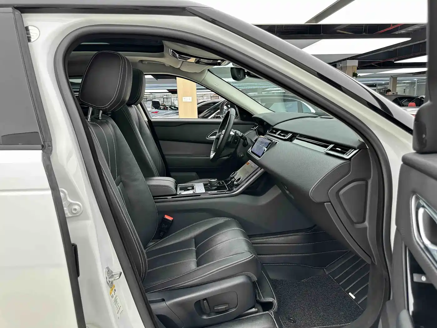 Land Rover Range Rover Velar 2018 P250 S фото 11