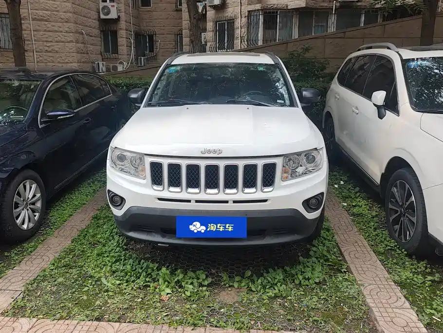 Jeep Compass (Import) 2012 2012 2.0L FWD Sport Edition