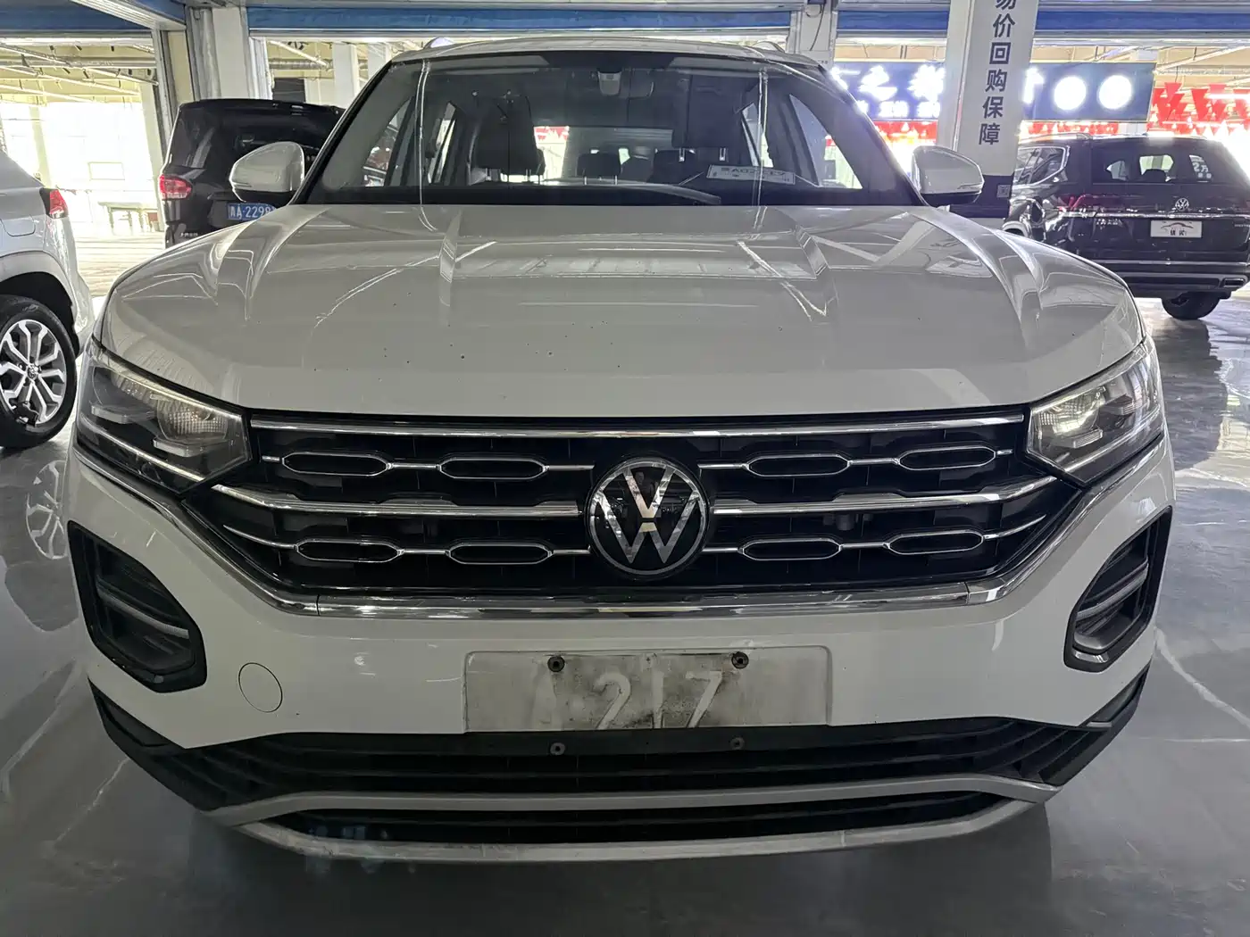 Volkswagen Tayron 2022 330TSI 2WD Luxury Smart Connect Plus фото 2