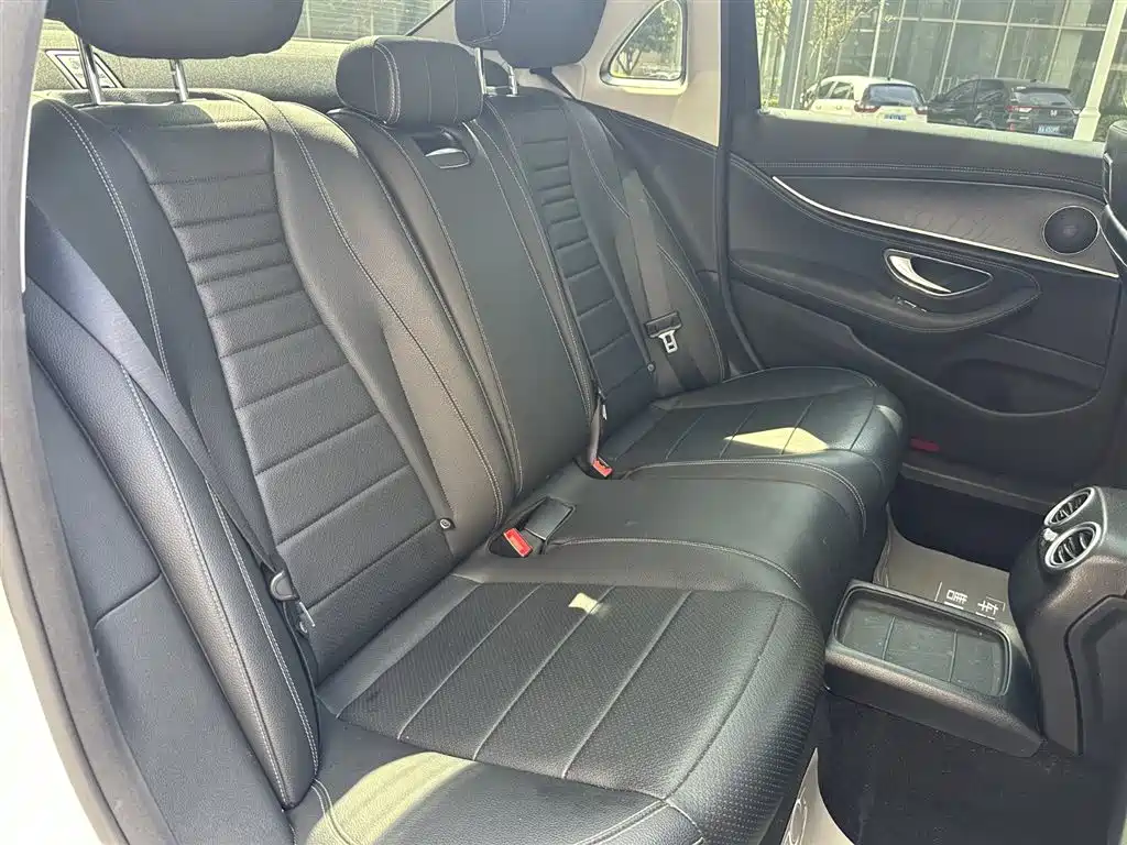 Mercedes-Benz E-Class 2019 E 300 L Sport Fashion фото 18