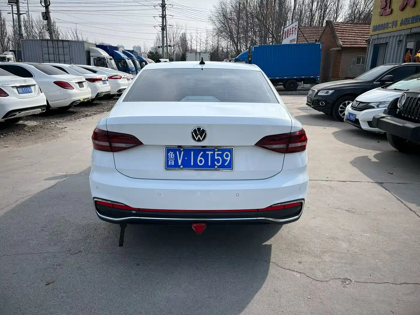 Volkswagen Lavida 2023 1.5L Auto Five Million Edition фото 4
