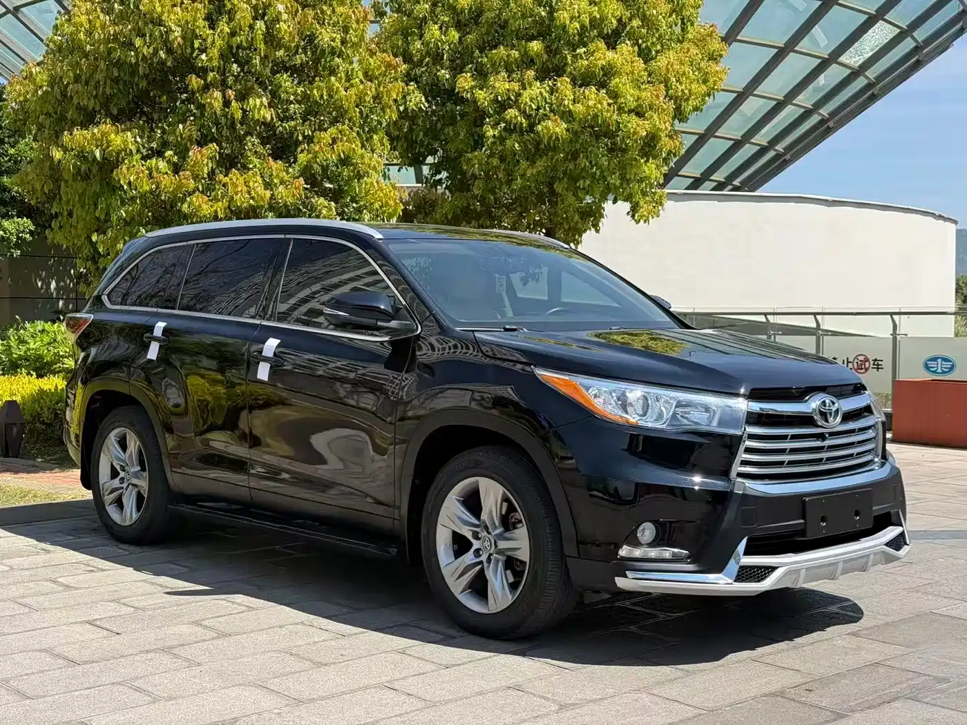 TOYOTA HIGHLANDER