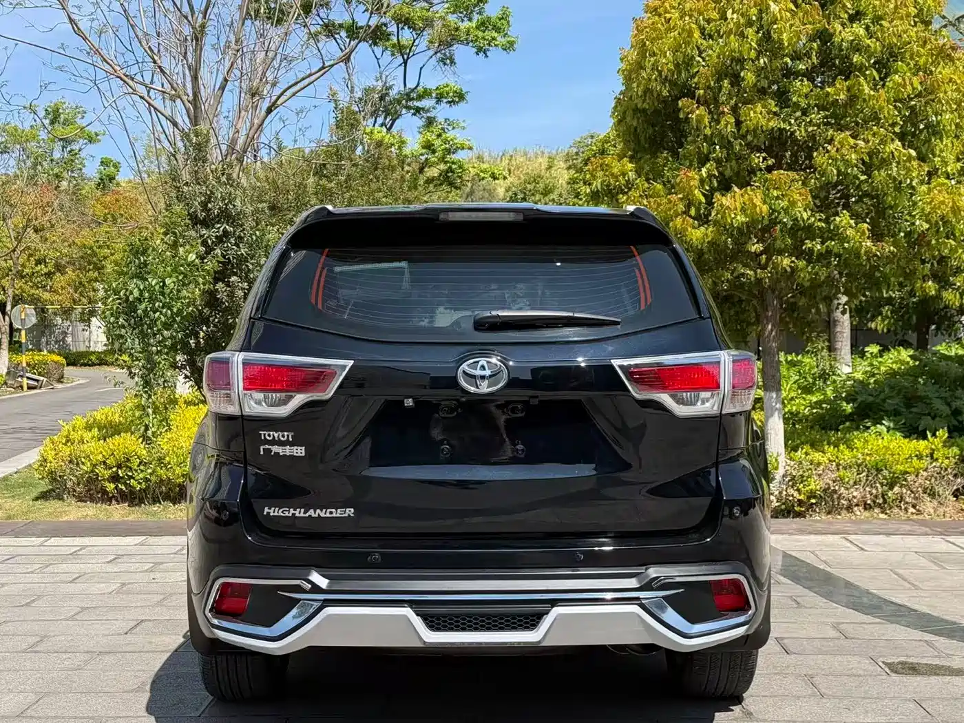 TOYOTA HIGHLANDER