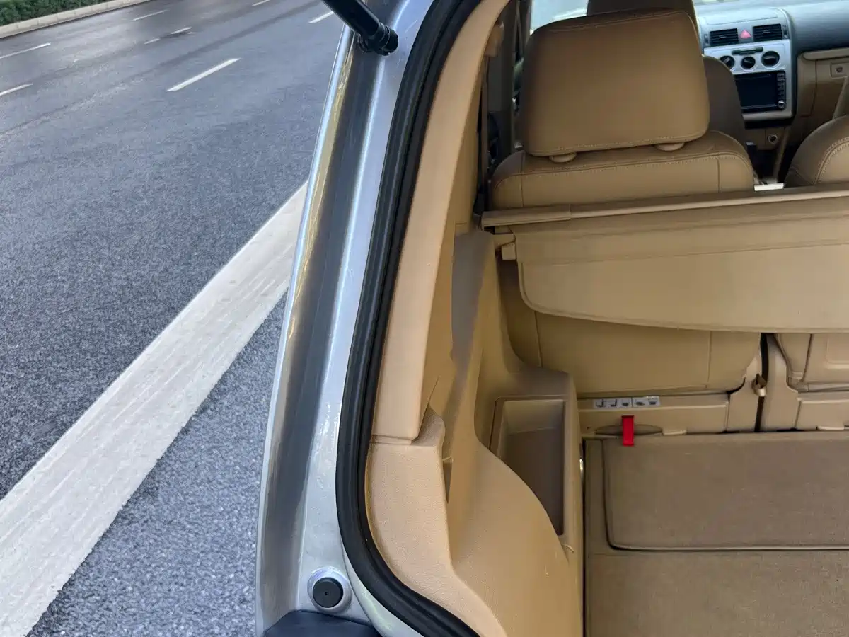 Volkswagen Touran 2010 2008 2.0L Elegance Edition Automatic 5-Seater