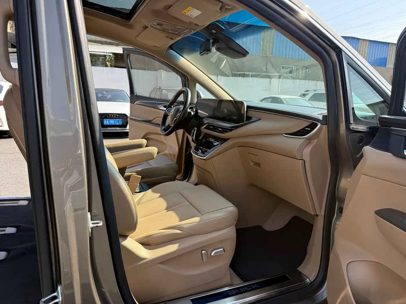 Buick GL8 2020 Model ES Landglory 653T Luxury фото 12