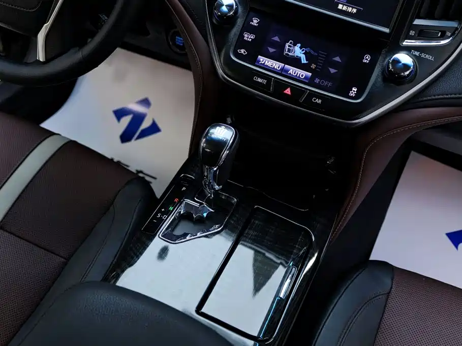 Toyota Crown 2017 2.0T Sport Edition фото 21