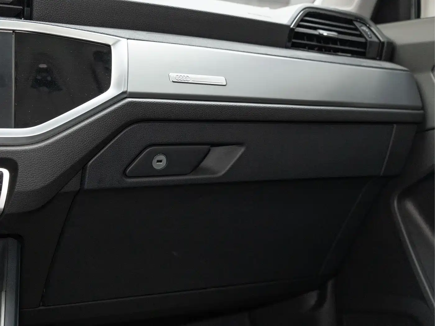Audi Q3 2022 35 TFSI Fashion Dynamic фото 20