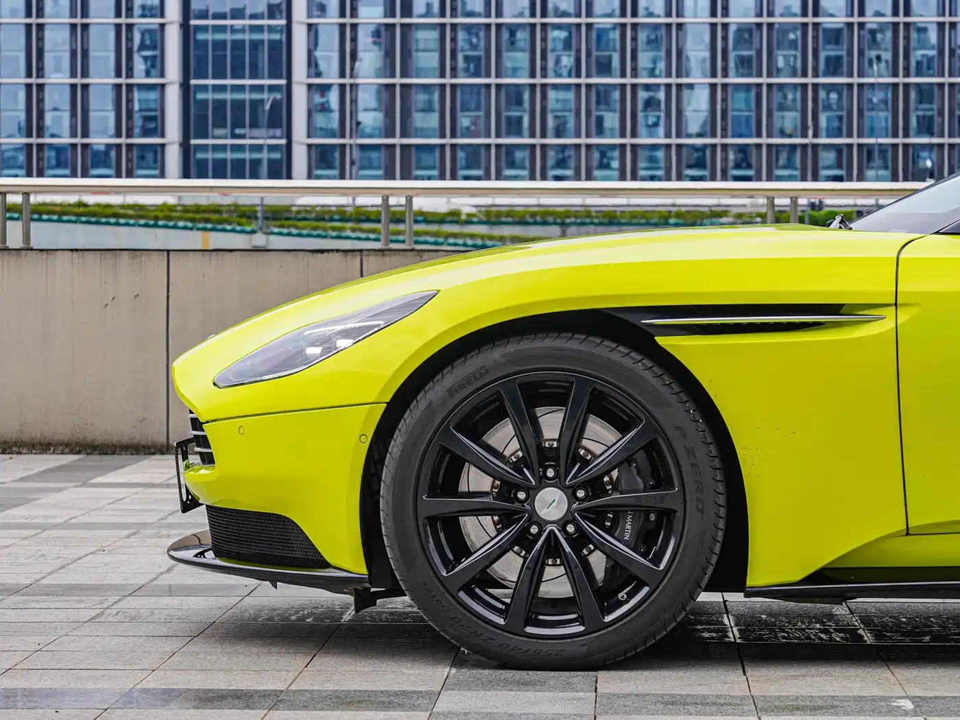 Aston Martin DB11 2023 2019 Model 4.0T V8 Coupe