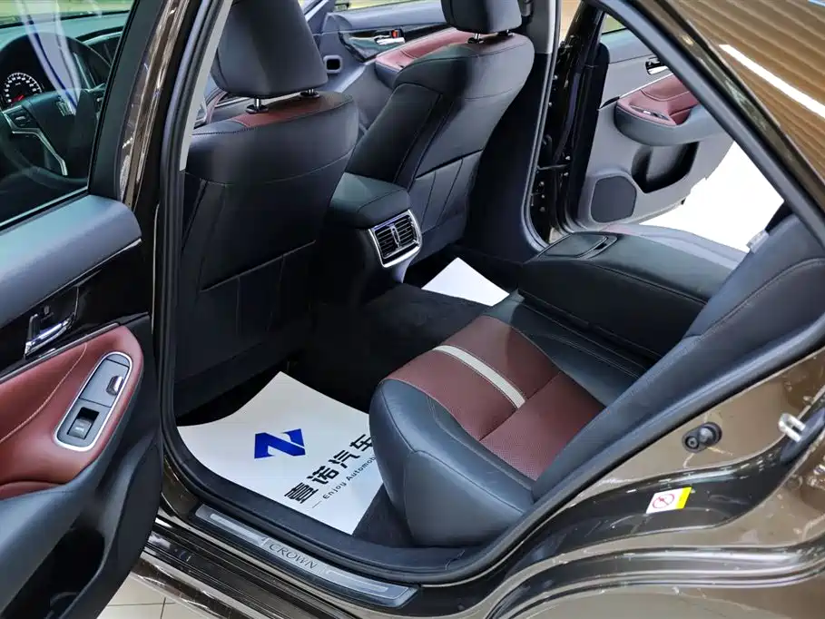 Toyota Crown 2017 2.0T Sport Edition фото 29
