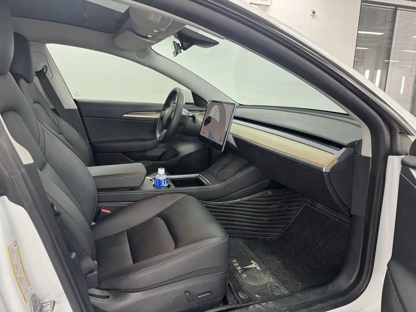 Фото 9 - Tesla Model 3