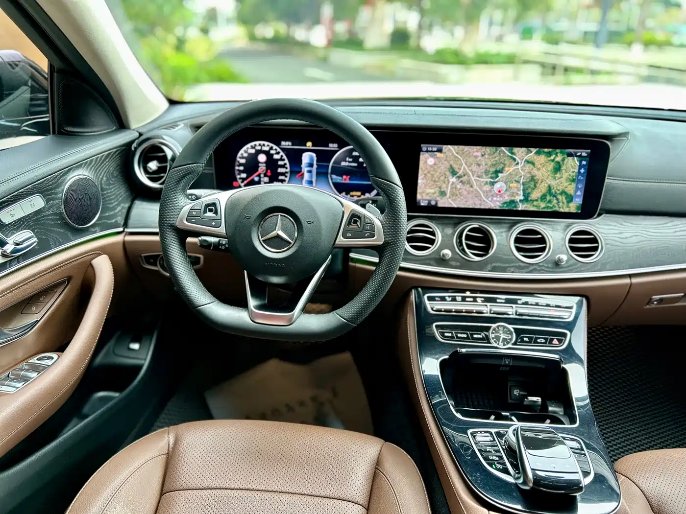 Mercedes-Benz E-Class 2017 E 300 L Luxury фото 11