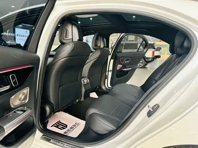 Mercedes-Benz C-Class 2022 Facelift C 260 L Night Edition Sport — фото 5