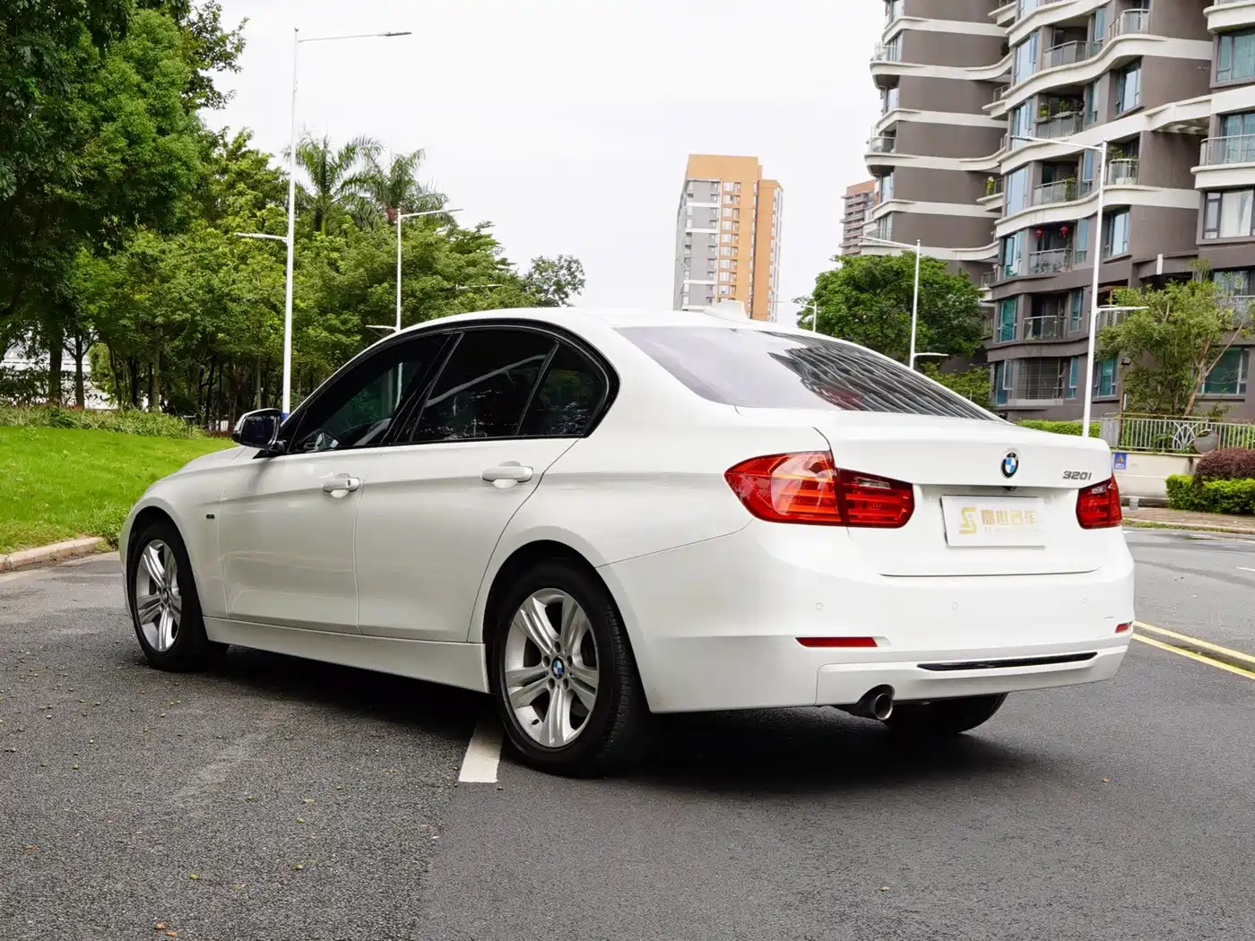 Photo 12 - BMW 3 Series