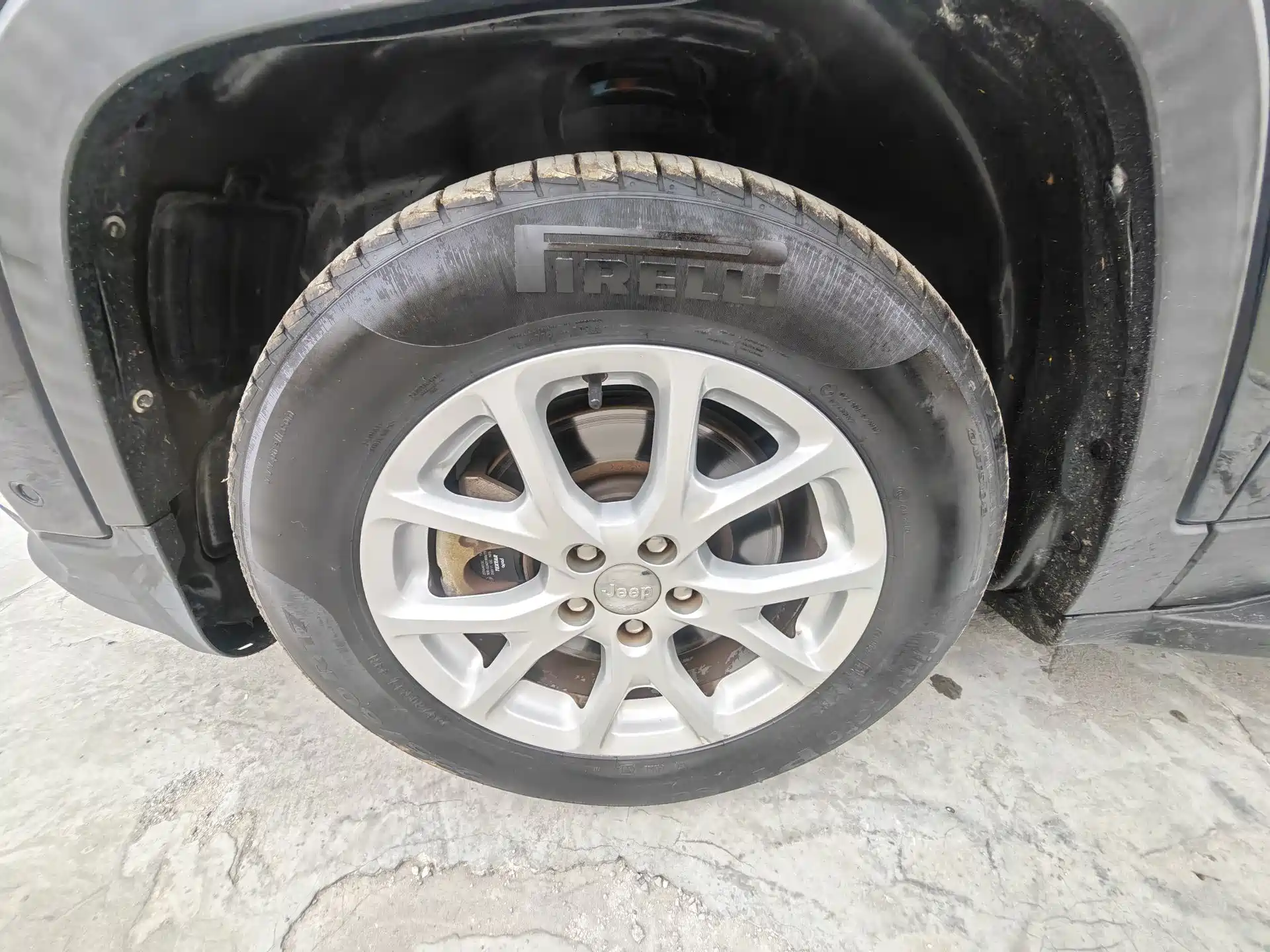 Фото 13 - Jeep Cherokee