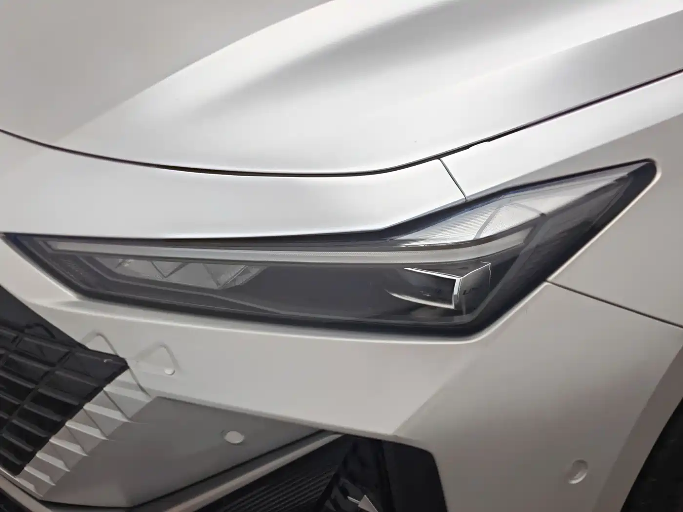 Changan UNI-V 2022 2022 1.5T Smart Pilot Edition