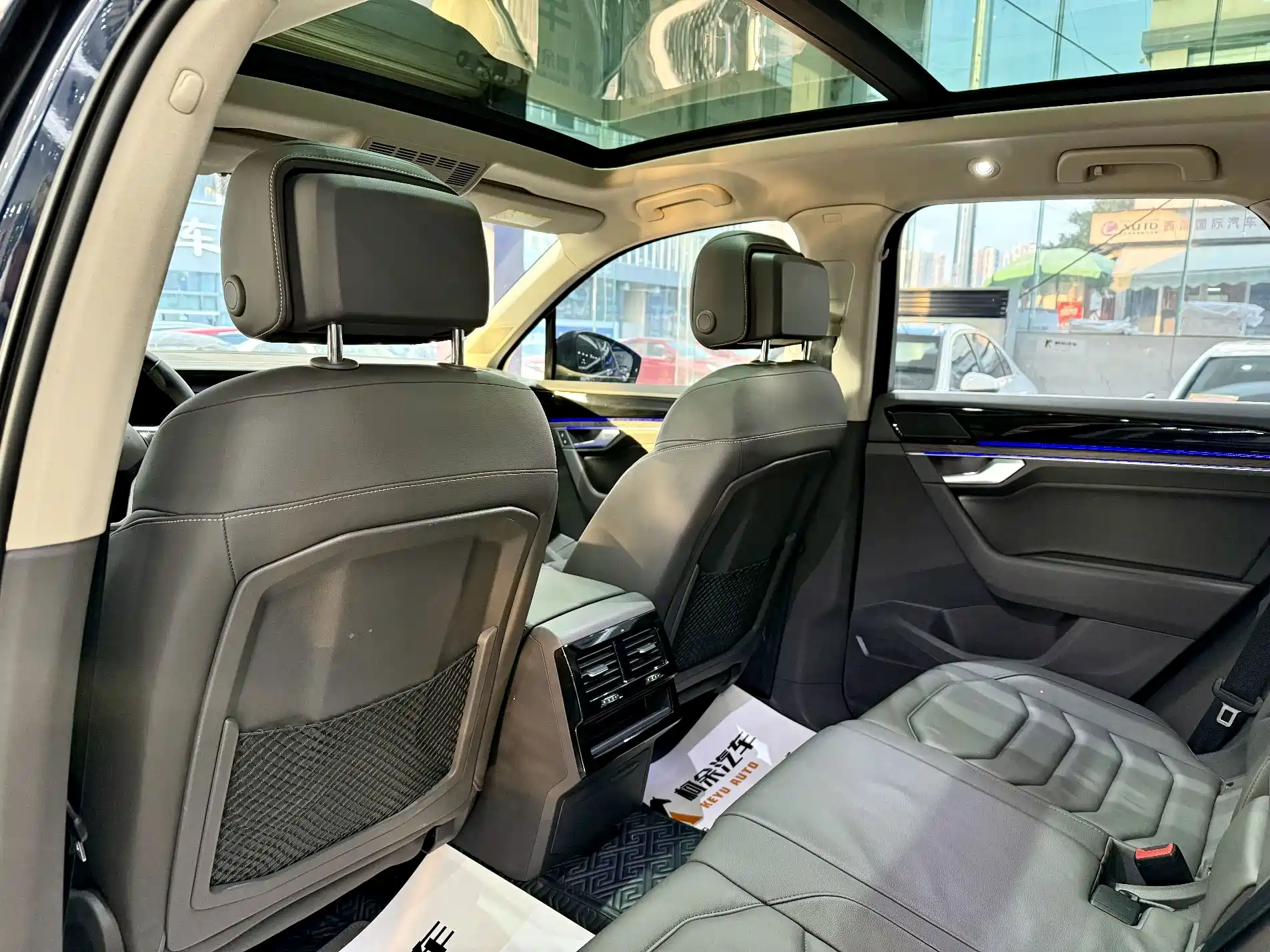 Фото 8 - Volkswagen Touareg