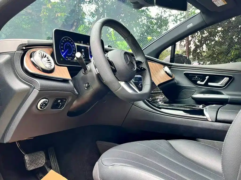 Фото 4 - Mercedes-Benz EQE