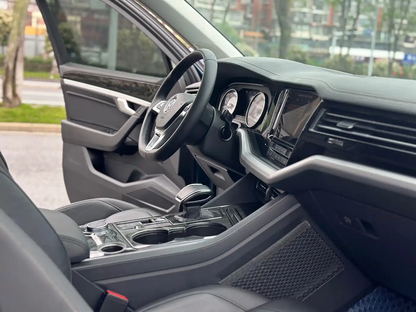 Volkswagen Touareg 2019 2.0TSI Pilot Edition China VI фото 18
