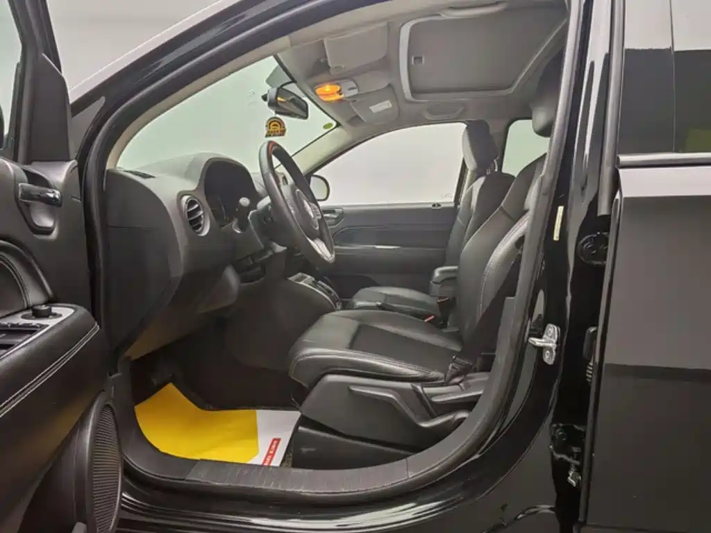 Jeep Compass (Import) 2015 2014 Facelift 2.4L 4WD Comfort Edition