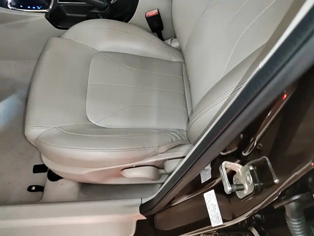 Фото 15 - Geely Emgrand