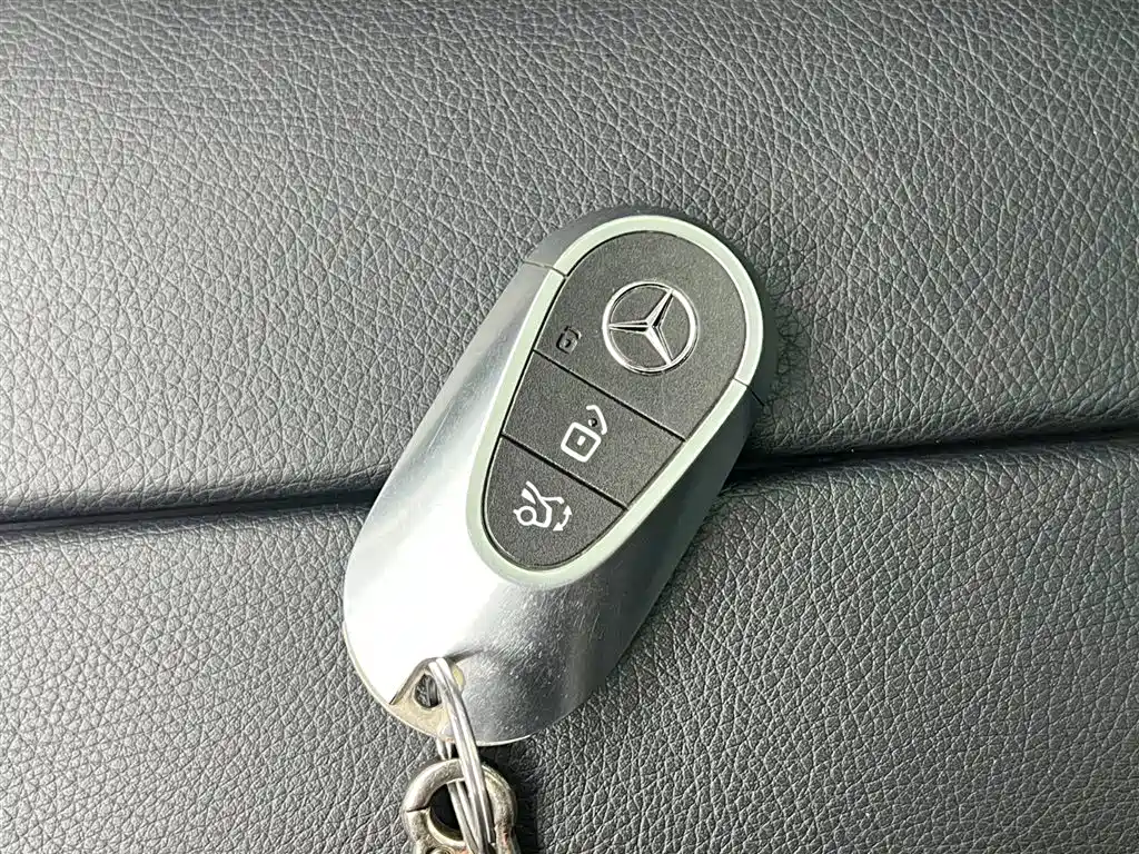 Mercedes-Benz C-Class 2024 C 260 L Sport фото 18