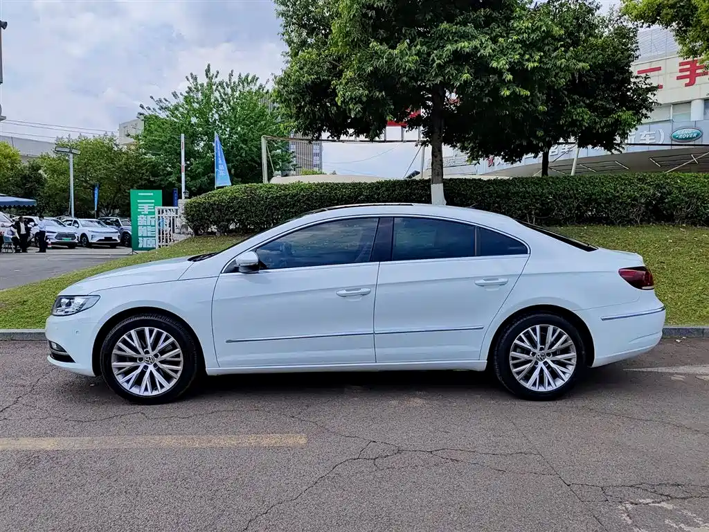 Volkswagen FAW-Volkswagen CC 2018 1.8TSI Luxury фото 3