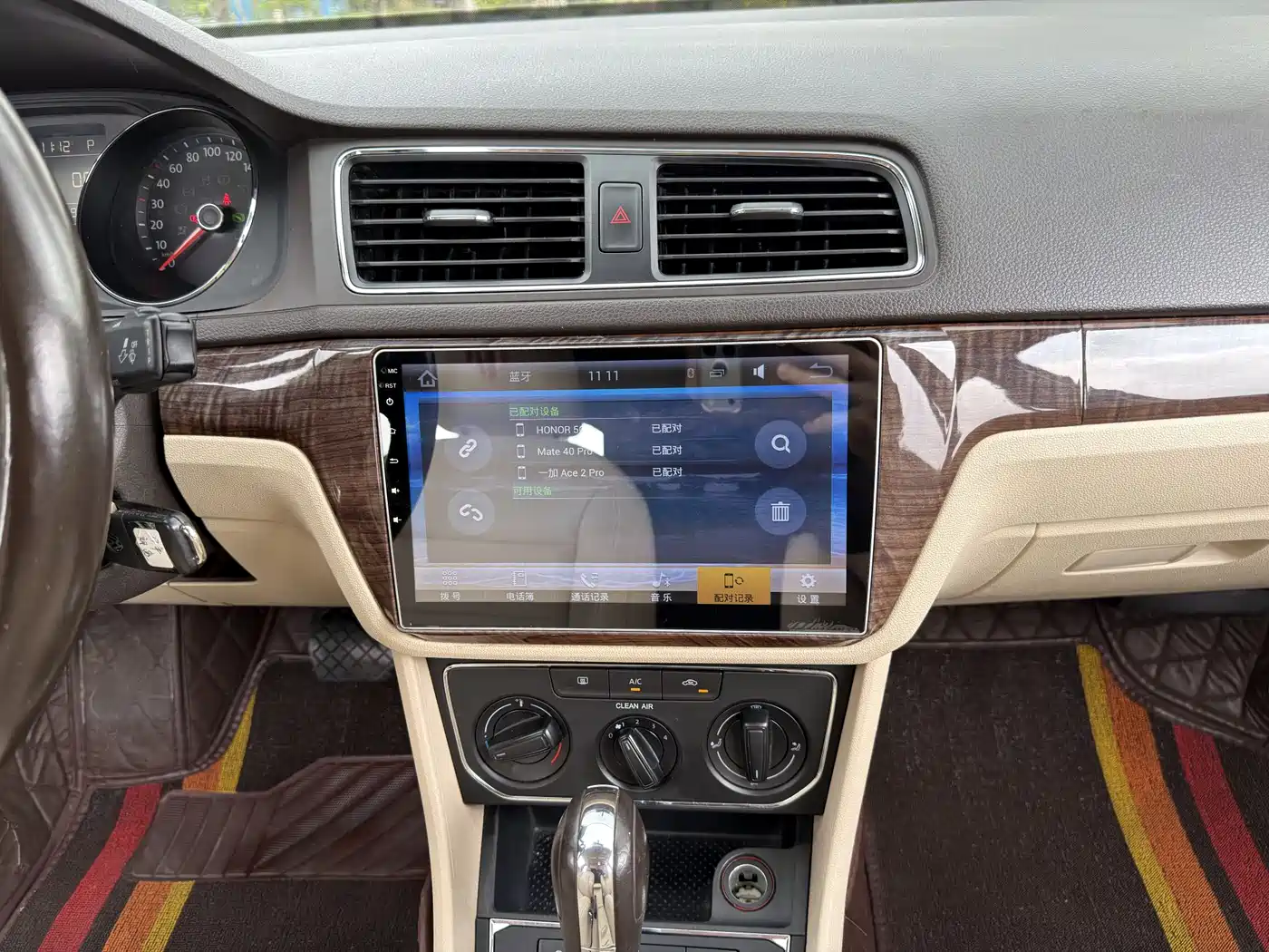 Volkswagen Lavida 2015 1.6L Automatic Comfort Edition фото 7