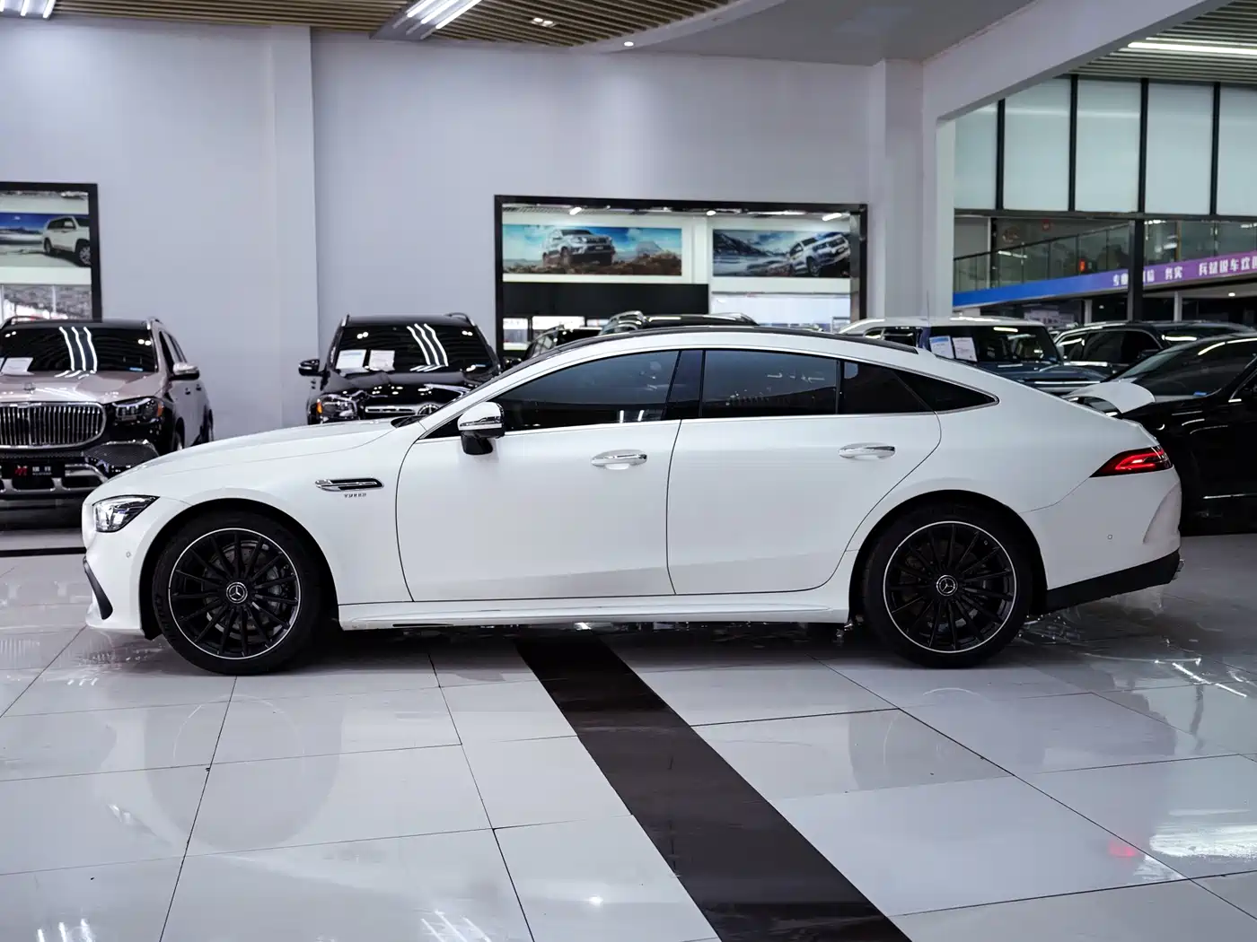 MERCEDES-BENZ AMG GT