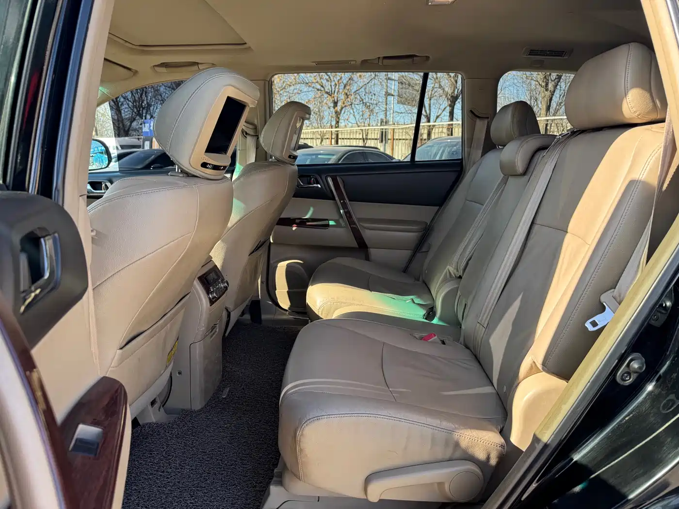 Toyota Highlander 2012 2.7L 2WD 7-Seater Luxury Edition фото 12