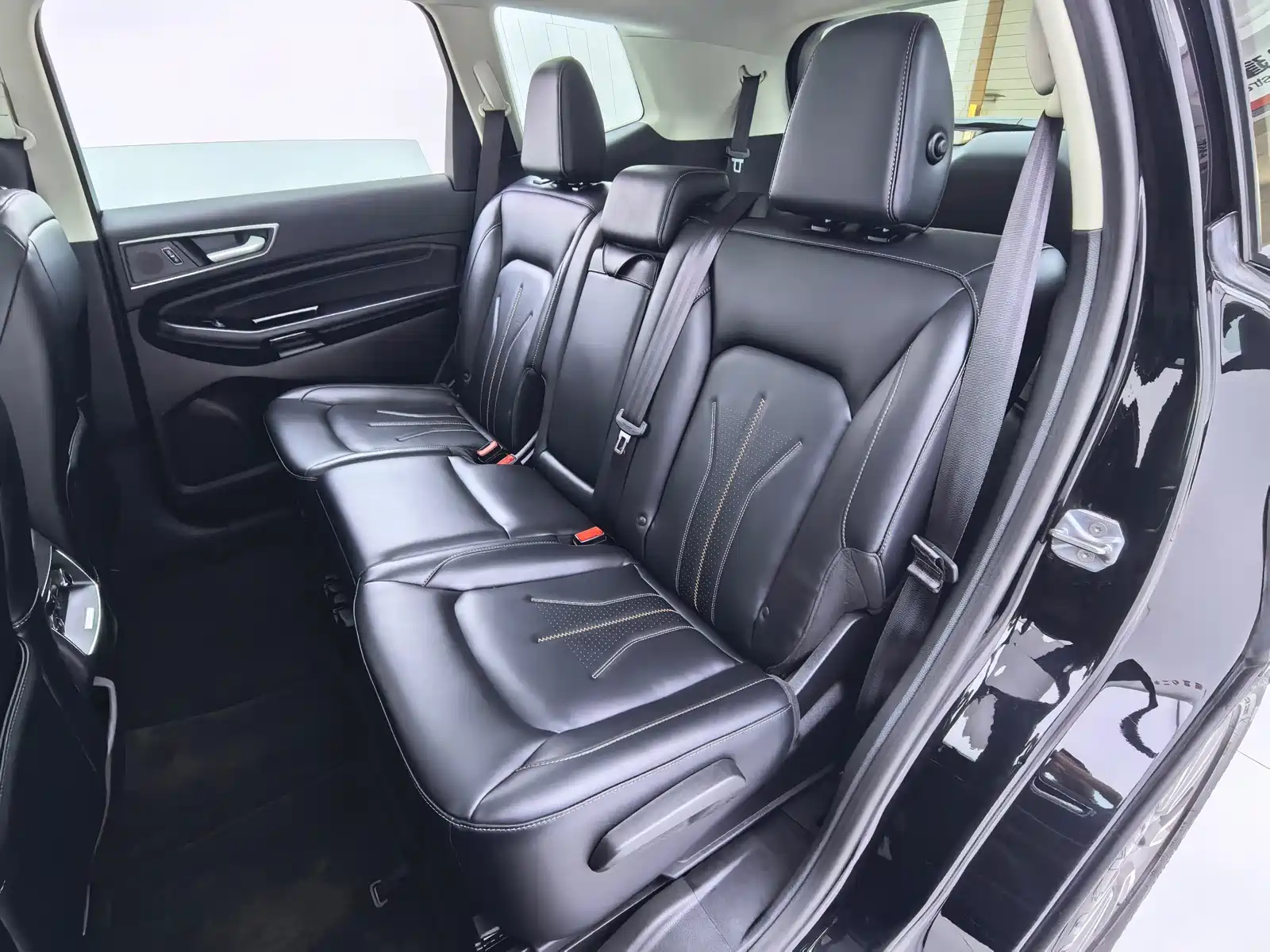 Фото 8 - Ford Edge