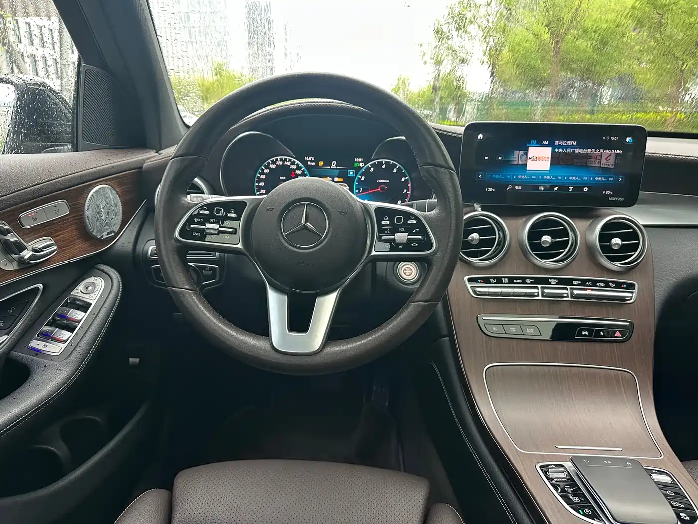MERCEDES-BENZ GLC
