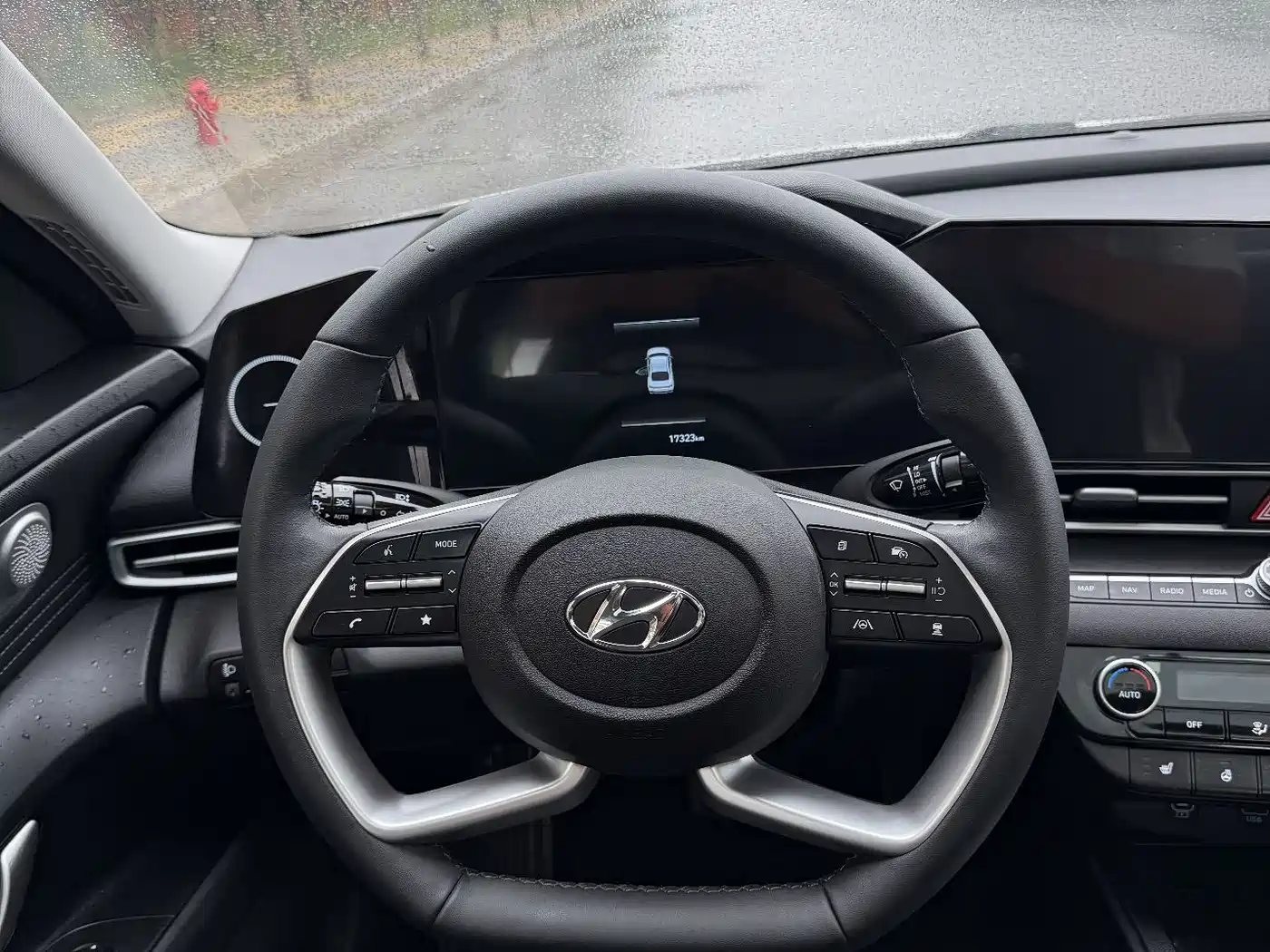 Hyundai Elantra 2023 Model 1.5L CVT LUX Premium Edition фото 8