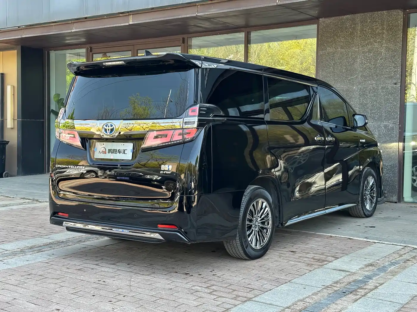 Toyota Vellfire 2021 Crown Hybrid 2.5L HV Supreme Edition фото 8