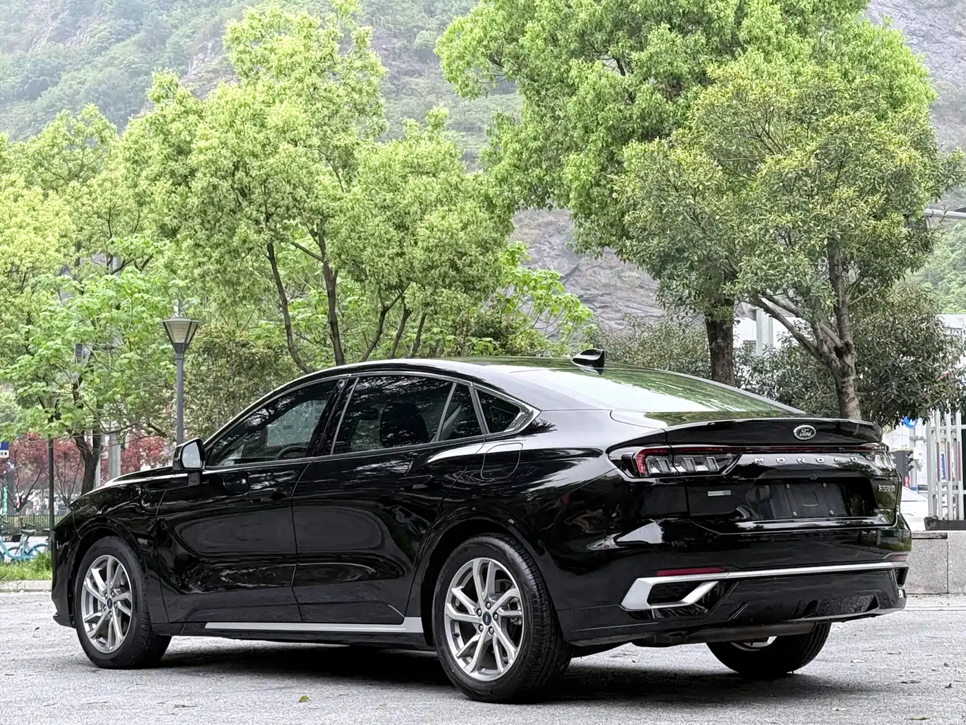 FORD MONDEO