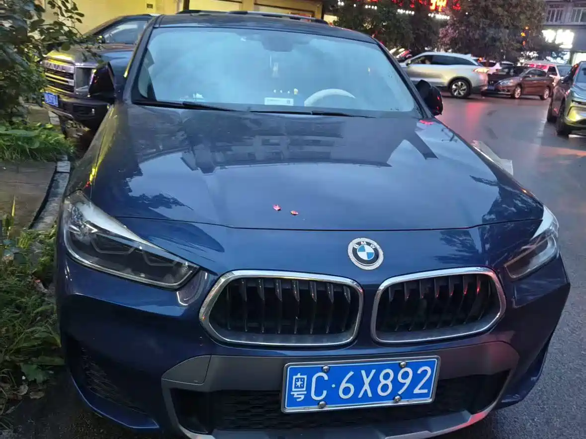 Photo 3 - BMW X2