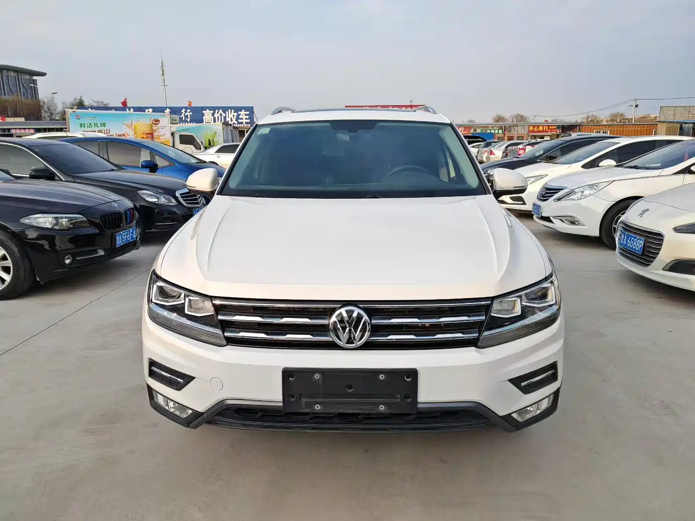 Volkswagen Tiguan L 2018 Facelift 330TSI Automatic 2WD Luxury Edition фото 2