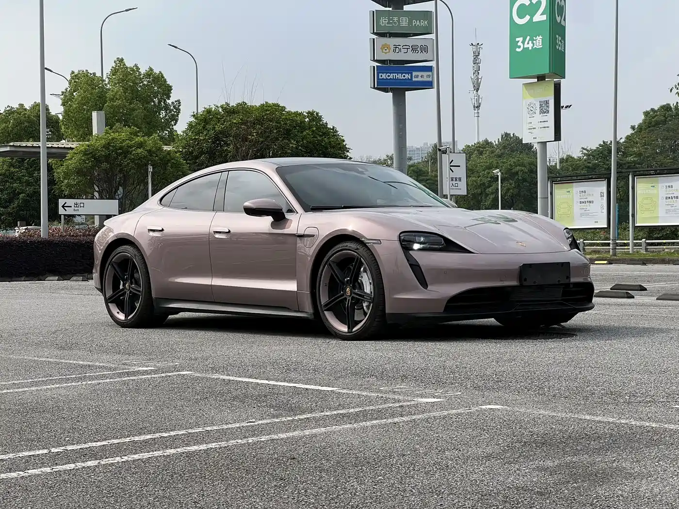PORSCHE TAYCAN