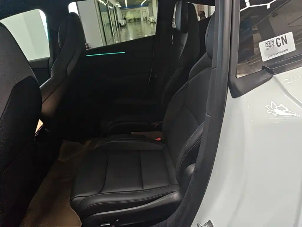 Tesla Model Y L 2025 2025 Facelift Long Range AWD