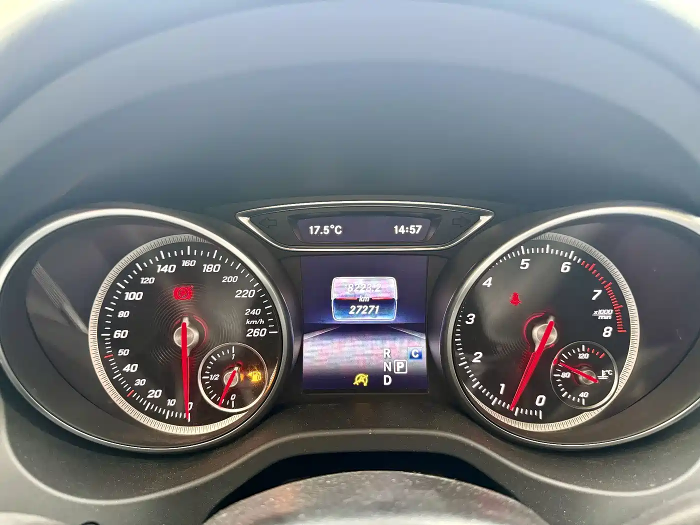Mercedes-Benz GLA 2018 GLA 200 Dynamic фото 11