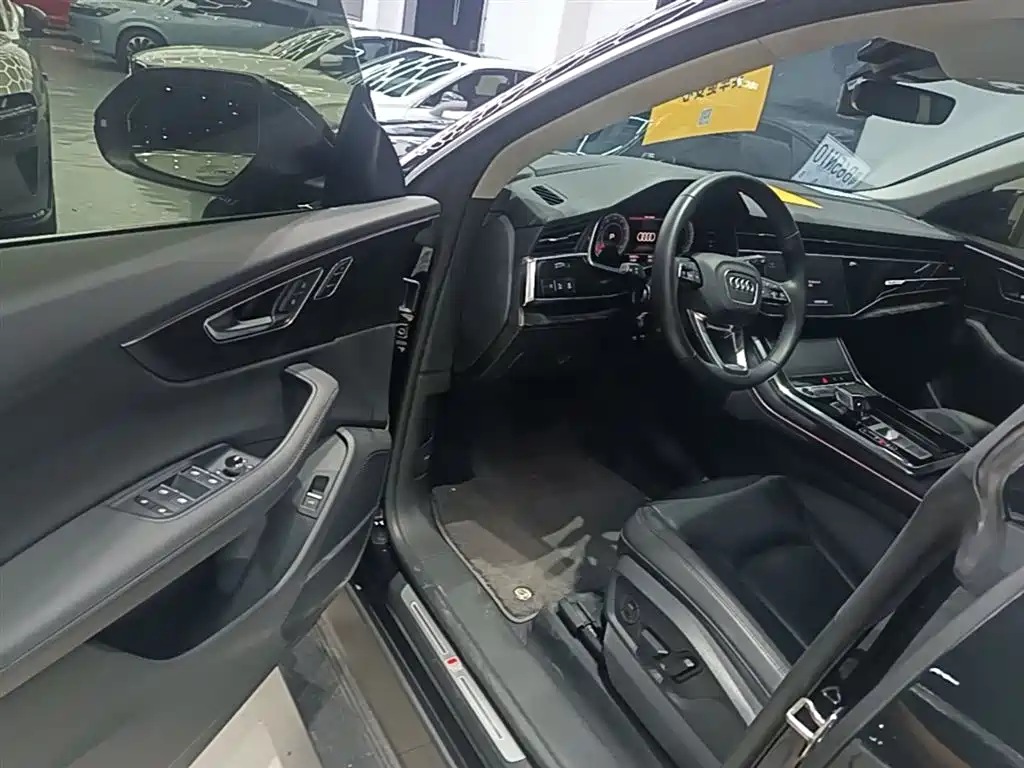 Audi Q8 2023 55 TFSI Luxury Sport фото 16
