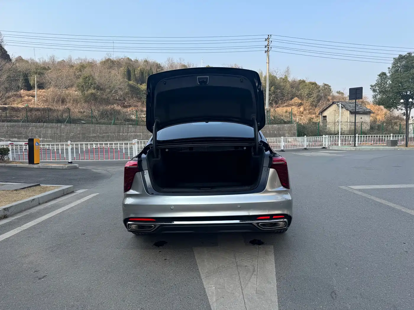 Hongqi H5 2025 1.5T DCT Flag Rhythm 500,000 Units Memorial Edition фото 17