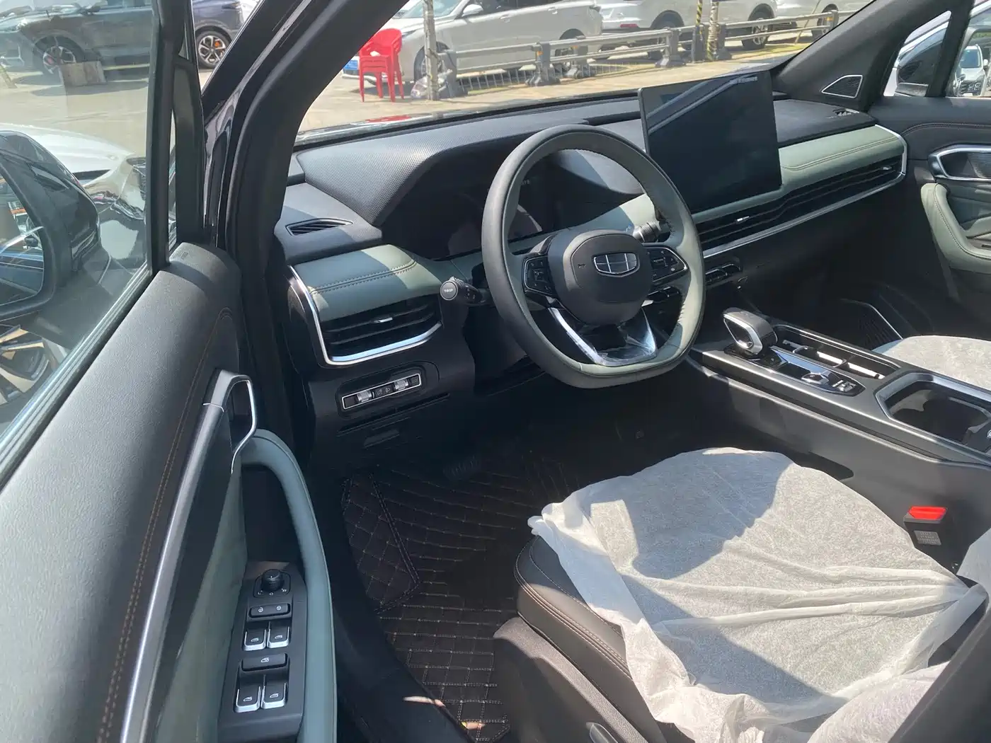 Geely Haoyue L 2023 2024 Model 2.0T DCT Luxury