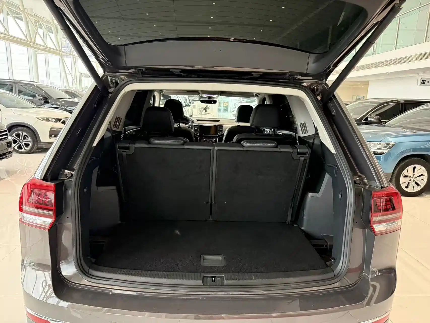 Фото 8 - Volkswagen Teramont