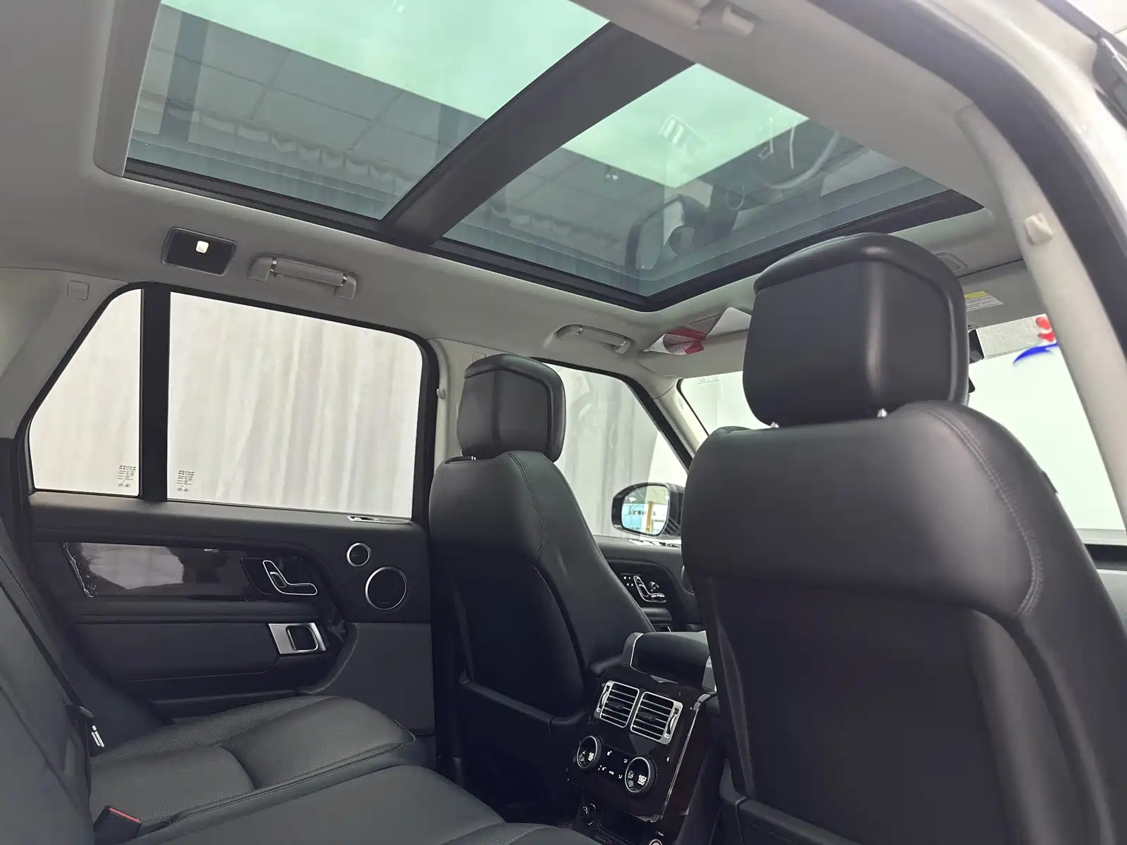 Фото 32 - Land Rover Range Rover