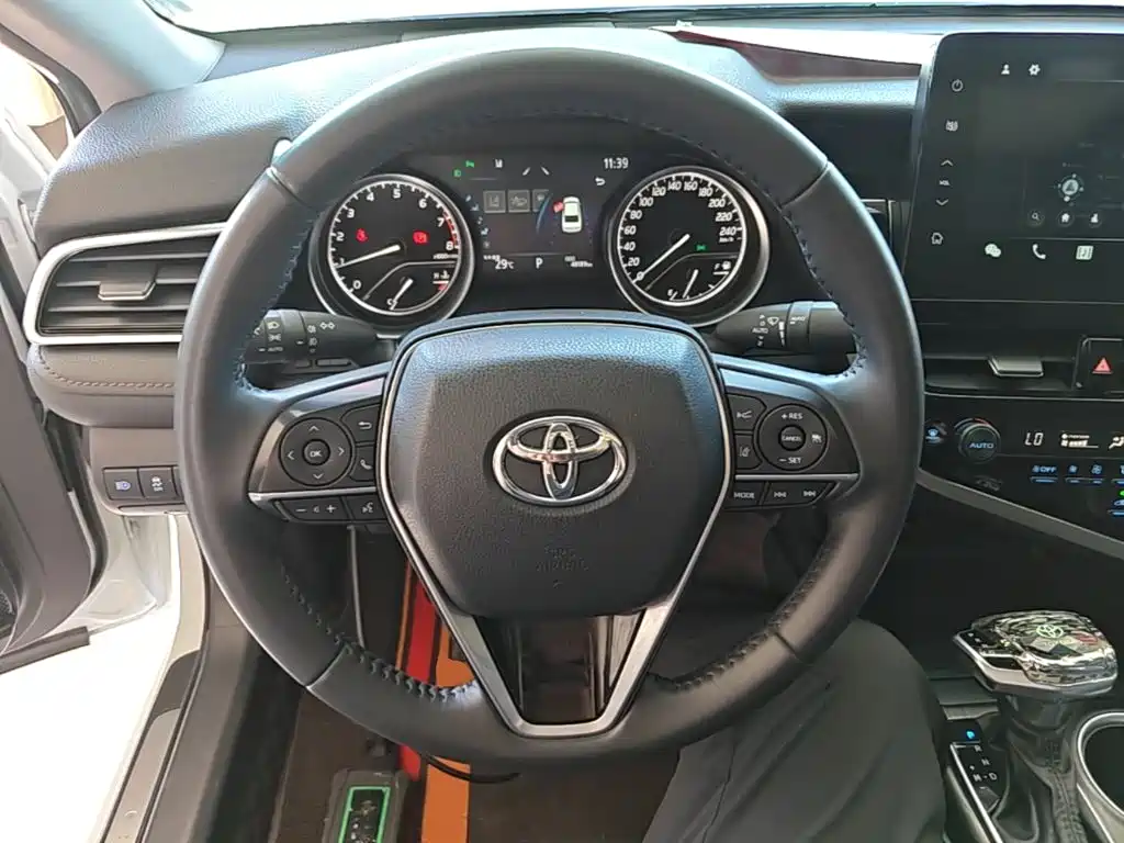 TOYOTA CAMRY