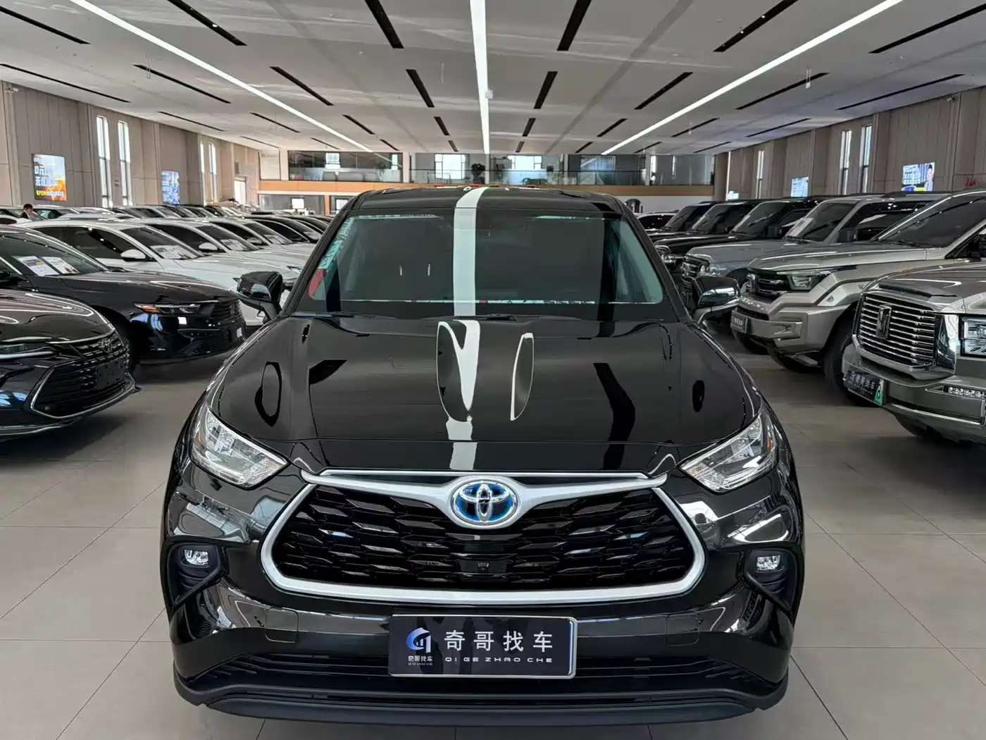 Toyota Highlander 2023 2.5L Smart Hybrid Dual Engine FWD Elite 5-Seater фото 2