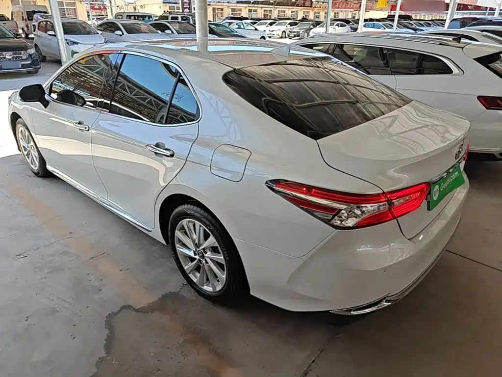 TOYOTA CAMRY