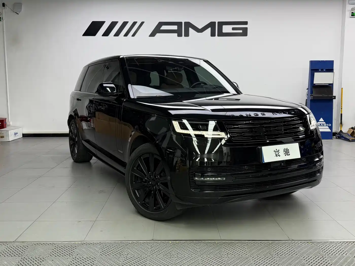 Land Rover Range Rover 2023 3.0 L6 400PS Exemplary Long Wheelbase фото 28